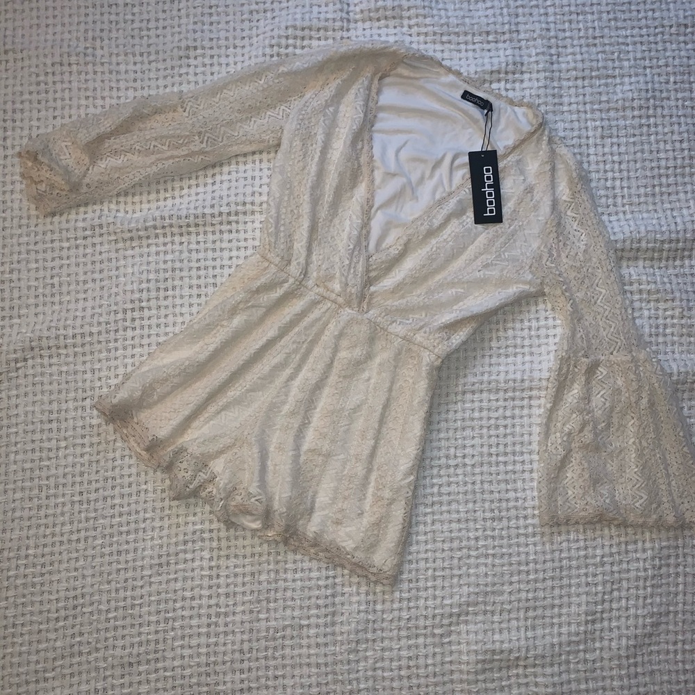 BOOHOO OFF WHITE LACE ROMPER